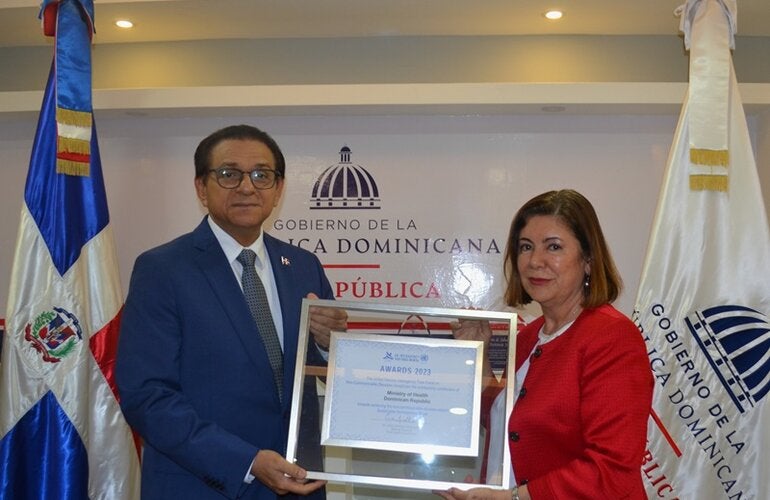 OPS en República Dominicana hace entrega premio en salud mental de OMS a Ministerio de Salud