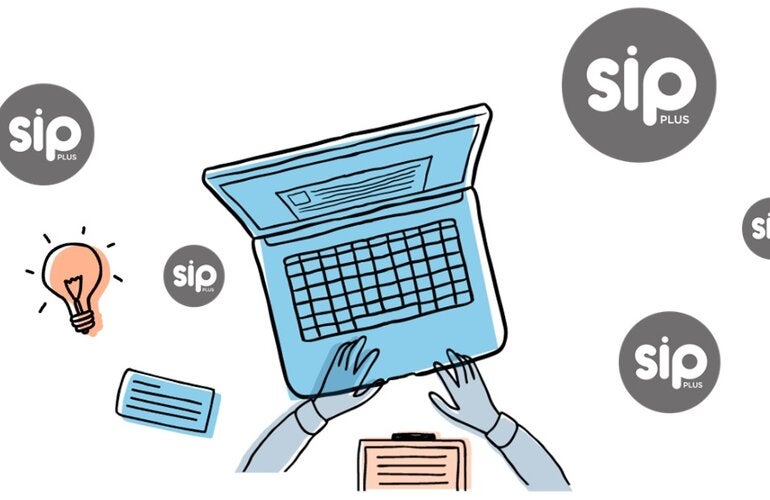 ilustración computadora y logos SIP Plus