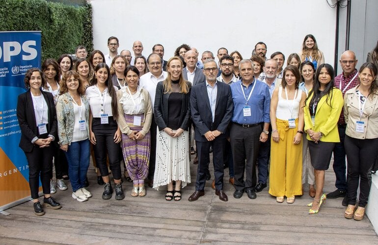 foto de los participantes del taller y de la representante de OPS en Argentina y del ministro de Salud de la Nación