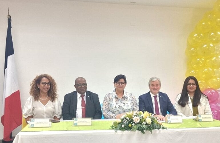 Mesa principal inauguración Día Mundial del Riñon 2024