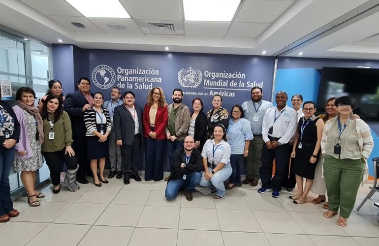 Equipos de Salud y de la OPS