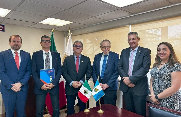 Visita a Mexico del Ministro de Salud, Dr. Oscar Cordón