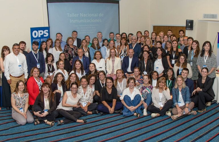 Foto grupal de las y los participantes del taller