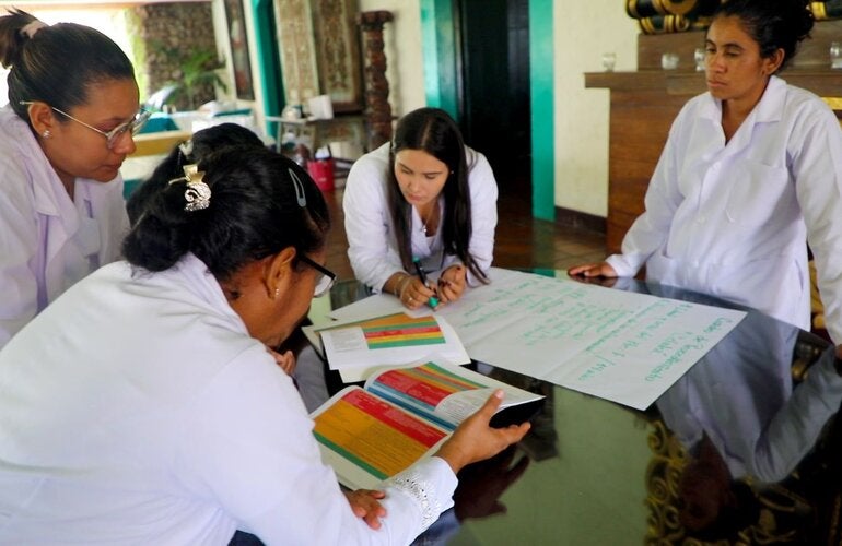 Fortalecimiento de capacidades del personal de salud con enfoque de habilidades para la vida para un desarrollo saludable de adolescentes y jóvenes  