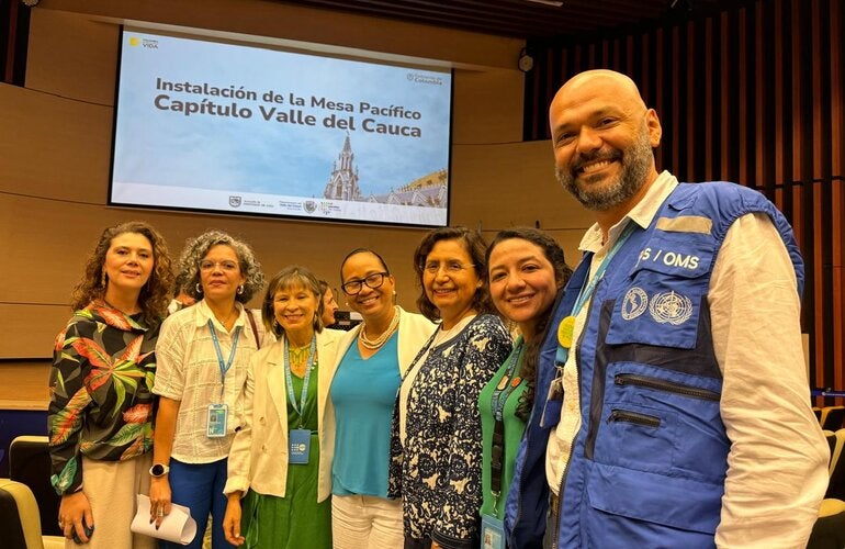 Grupo de personas Incluida la representante