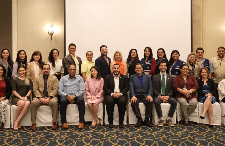 misión meningitis en El Salvador