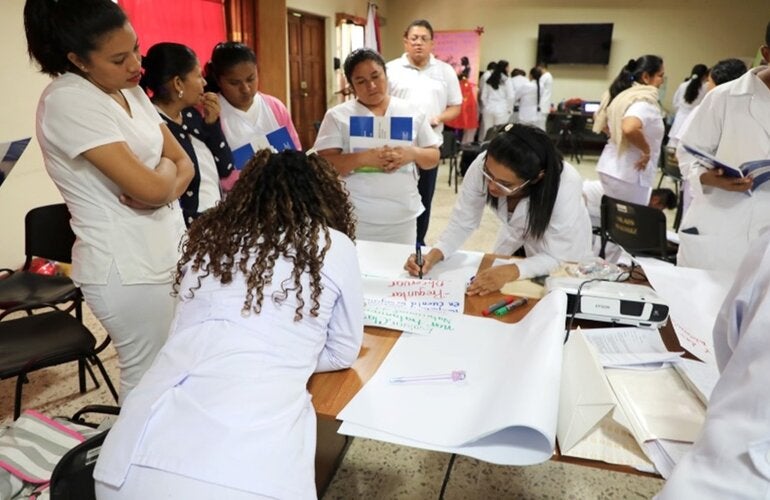 Fortalecimiento de competencias en personal de salud sobre salud del adolescente