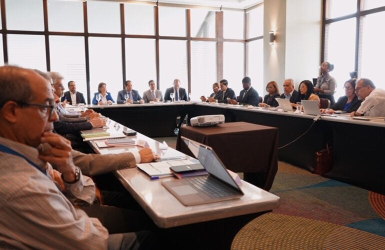 Ministerio de Salud se reúne con OPS para mejorar la atención primaria incorporando el abordaje de curso de vida