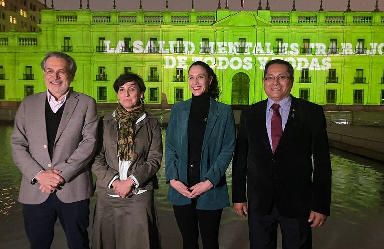 Foto de autoridades del Ministerio de Salud durante la celebración del día de la salud mental