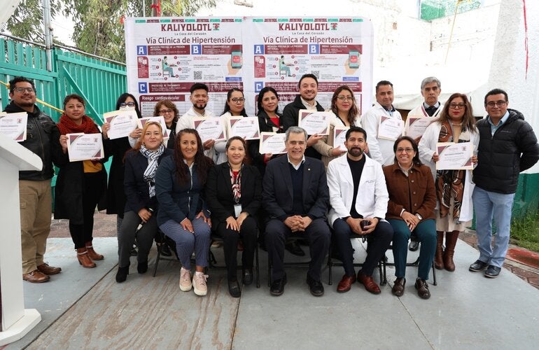Foto de grupo personal que participo en taller de implementación de HEARTS