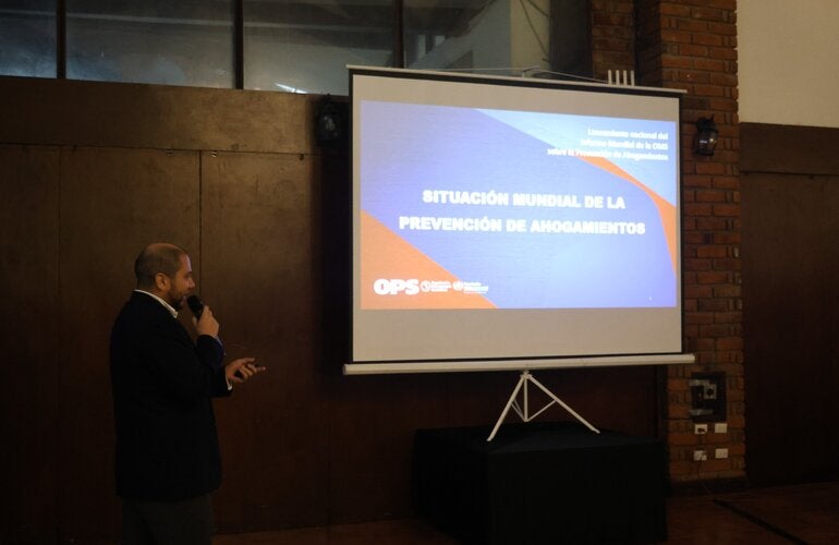 Presentan primer informe de prevención ahogamientos