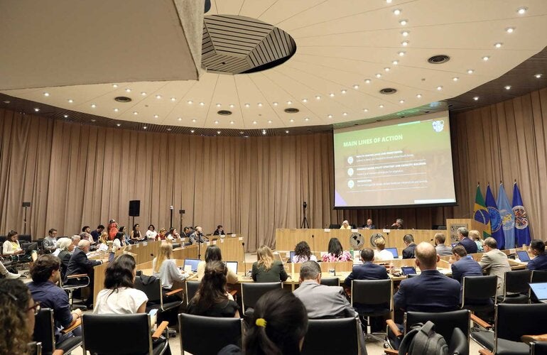 Mesa de abertura do evento