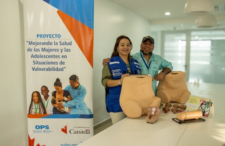 Entrega de donación de equipos para reducir la mortalidad materna en Honduras