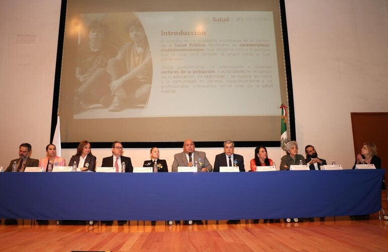 Autoridades de salud durante el lazamiento de la Campaña Nacional de Prevención del Suicidio "Dale color a tu vida"