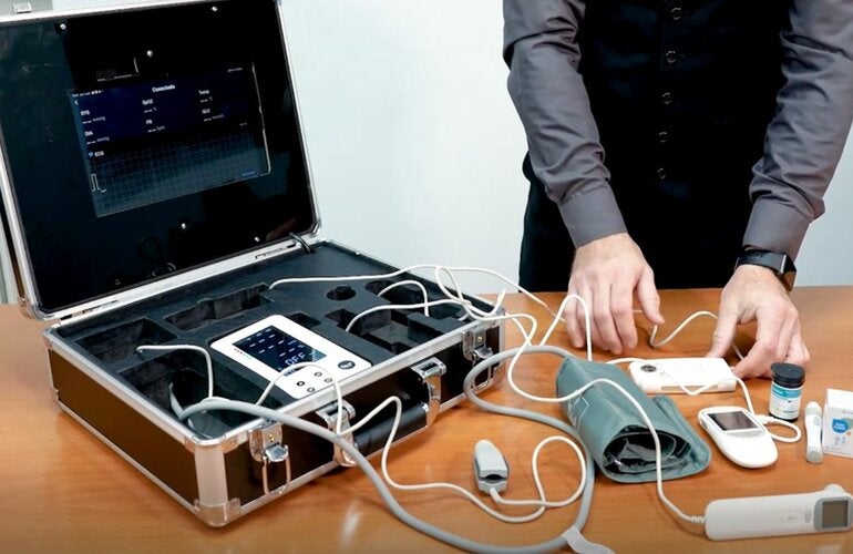 Foto do kit de telessaúde da OPAS