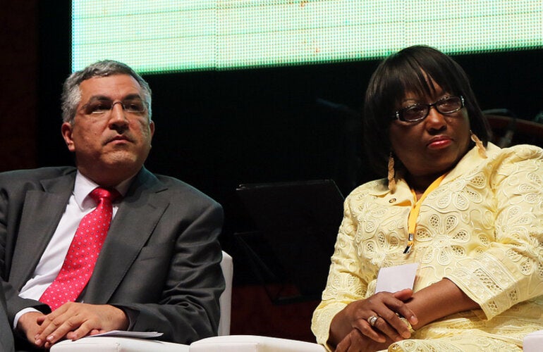 etienne durante la apertura del foro