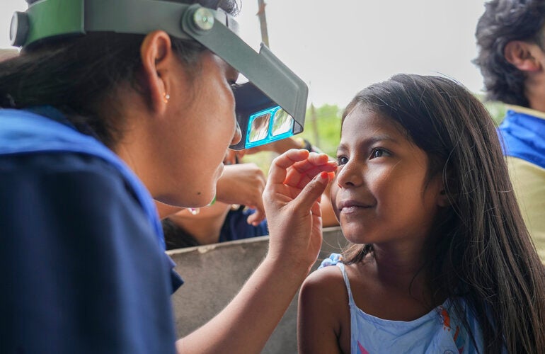PAHO and The Fred Hollows Foundation promote cooperation among countries in the Americas to eliminate trachoma 