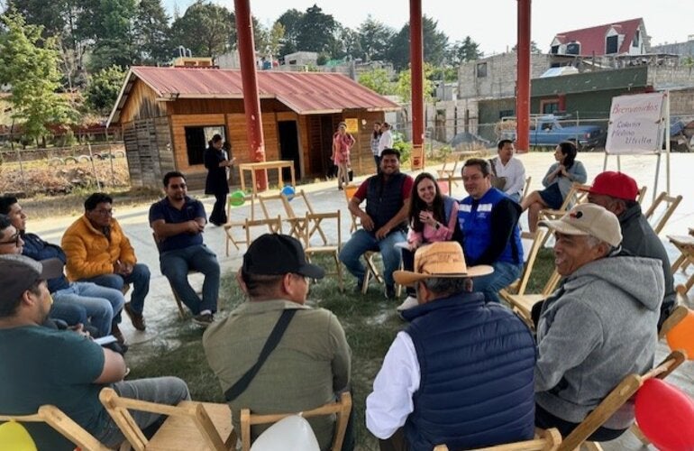 Reunión con comunidades en México.
