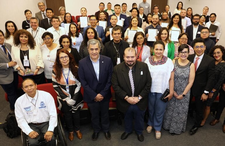 Participantes de la ceremonia del 40 aniversario del CEMECE, Centro Colaborador de la OPS/OMS en México para para la Clasificación de Enfermedadesla 
