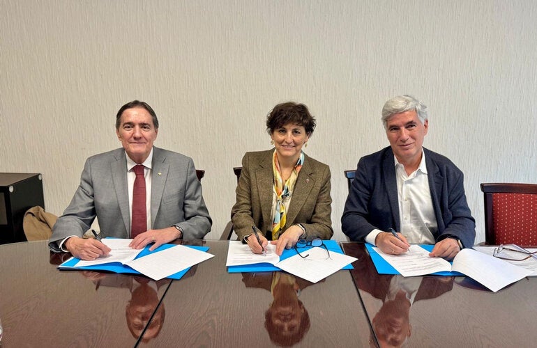 PAHO Director, Jarbas Barbosa, Ministry of Health of Chile, Ximena Aguilera, and Global Director for Health Nutrition at the World Bank, Juan Pablo Uribe.