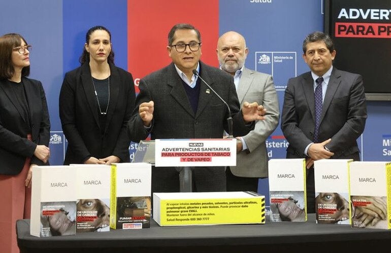 Desde el martes 20 de mayo entró en vigor la nueva Ley 21.642, que regula la venta y publicidad de cigarrillos electrónicos o vapeadores, con y sin nicotina, en Chile. 