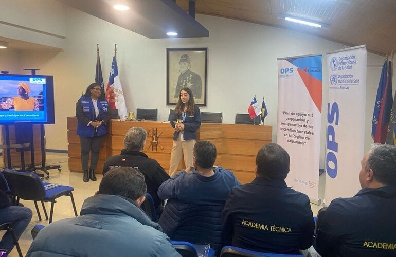 •	El taller reunió a 100 asistentes de entidades gubernamentales, fuerzas armadas, bomberos, equipos sanitarios y comunicadores.