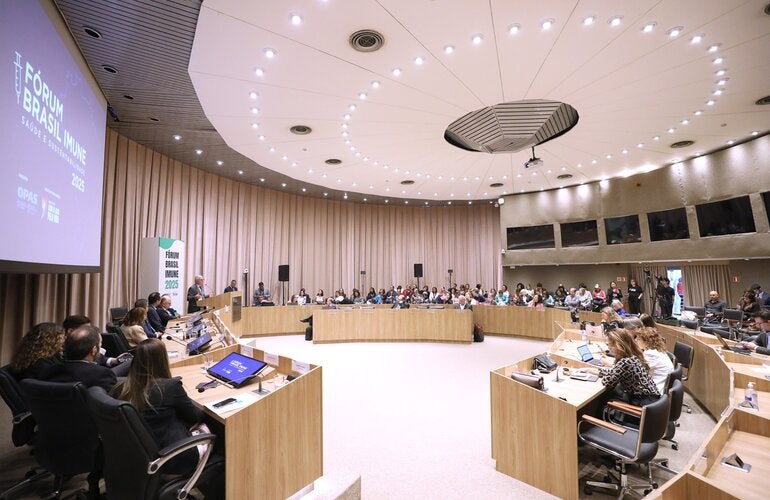 Participantes da 5ª edição do Fórum Brasil Imune