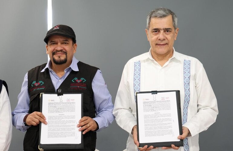 The Secretary of Health of Chiapas and the PAHO/WHO Representative in Mexico sign a technical cooperation agreement