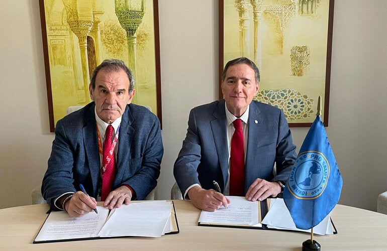 Dr. Jarbas Barbosa and the Secretary General of the Ibero-American General Secretariat (SEGIB), Andrés Allamand, signed a new memorandum of understanding (MoU) that strengthens and expands their collaboration in priority areas such as the elimination of congenital transmission of Chagas disease, road safety, care for people with disabilities, mental health of young people and adolescents, as well as South-South cooperation.