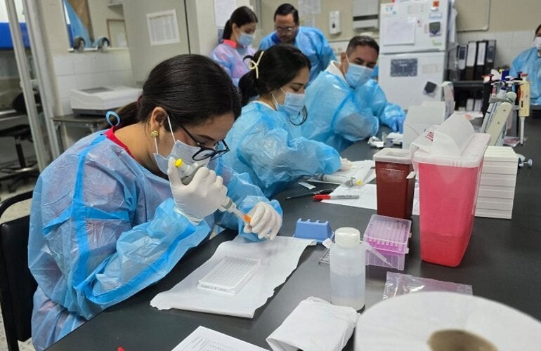 capacitando a red de laboratorios