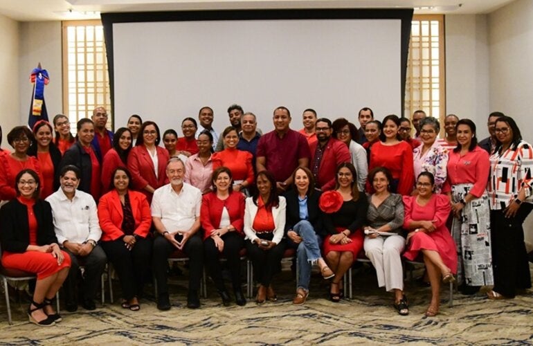 Salud Pública y OPS capacitan periodistas sobre gestión de la infodemia y comunicación de riesgo en salud