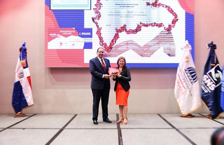 Ministro de Salud recibe premio internacional otorgado a RD por la ejecución de la estrategia HEARTS