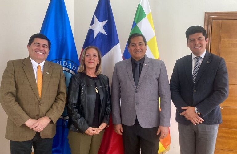 En el marco de una visita oficial a la ciudad de Iquique, el Representante de la OPS/OMS en Chile, Dr. Giovanni Escalante, sostuvo reuniones estratégicas con autoridades de la Universidad Arturo Prat y la Universidad de Tarapacá