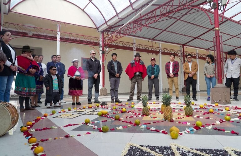 Equipos técnicos de OPS/OMS regional y país, Ministerio de Salud Pública y hombres y mujeres de sabiduría