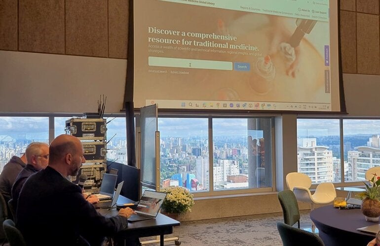 João Paulo Souza, director of BIREME, during the presentation of the WHO TMGL, at the Regional Consultation for the Prioritization of TCIM Research in the Americas.