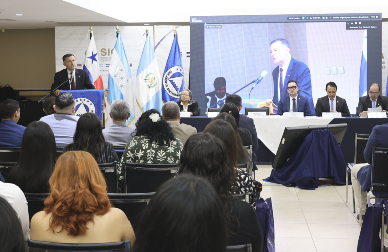 Primer foro Parlacen y OPS