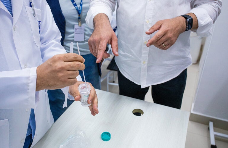 Foto do teste de biologia molecular DNA-HPV, que está sendo implementado no SUS