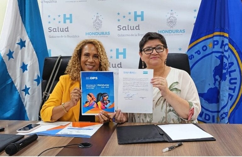 Representante OPS y Secretaria de Salud firman ECP 2025-2030