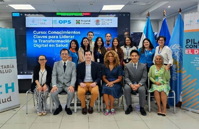 Asistentes a la inauguración presencial del curso de transformación digital