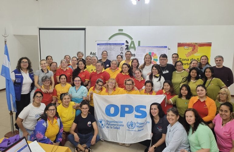 Foto grupal de participantes