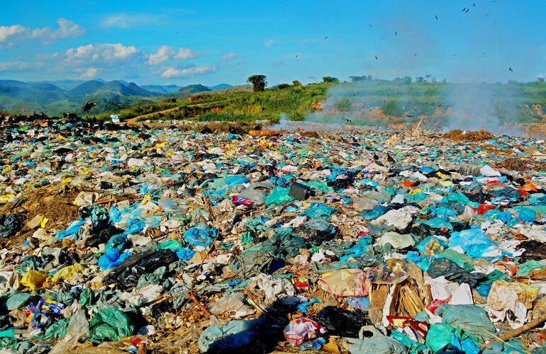 Vertedero al aire libre en Brasil