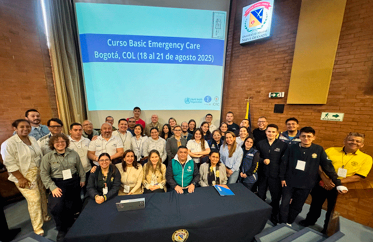 Grupo de personas en el curso de atenciobn basica