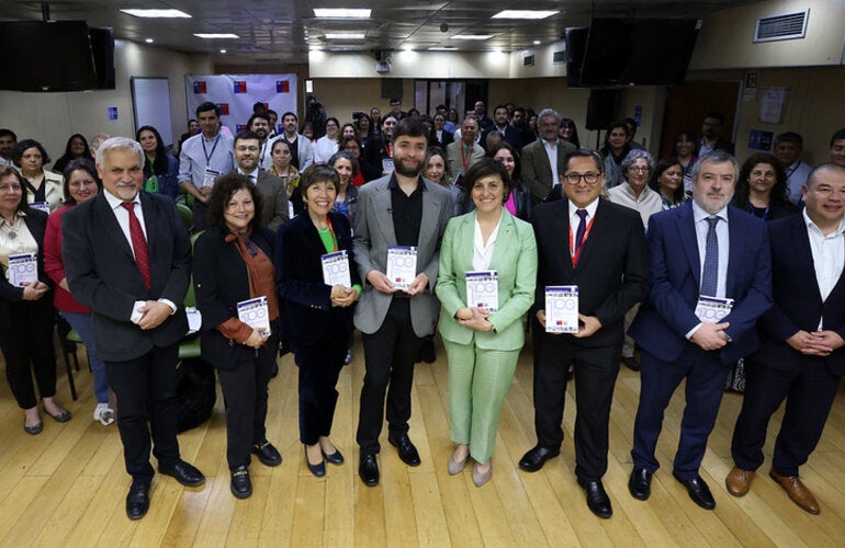 el Ministerio de Salud de Chile presentó el libro “Cien años del Ministerio de Salud de Chile 1924-2024”