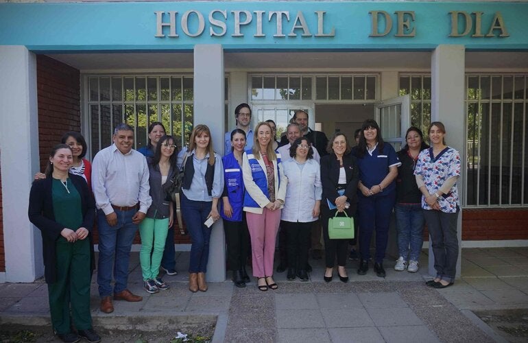 Foto del equipo en el hospital