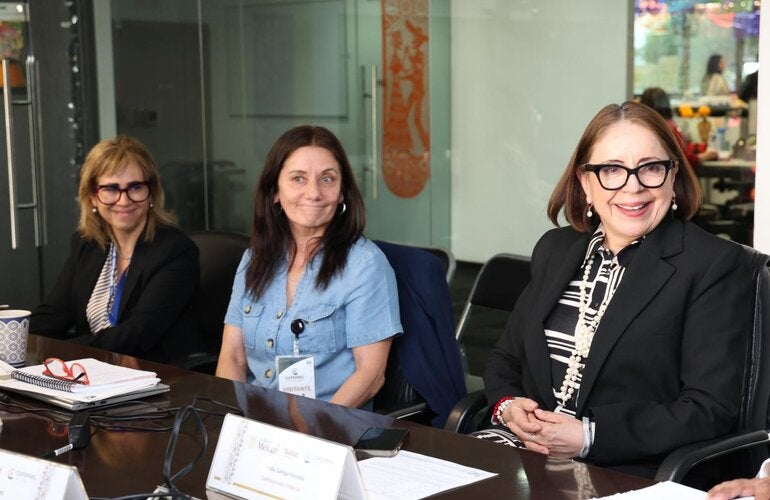 Autoridades de OPS, ISP y COFEPRIS en el marco de la visita técnica fortalecer el Sistema Regulador de Medicamentos y Vacunas en México