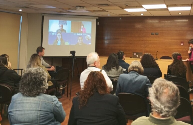 Este diálogo multisectorial marca un hito en la implementación del Decenio del Envejecimiento Saludable en Chile.