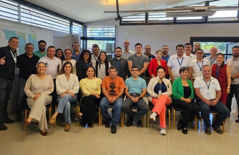 participantes del taller posando en grupo