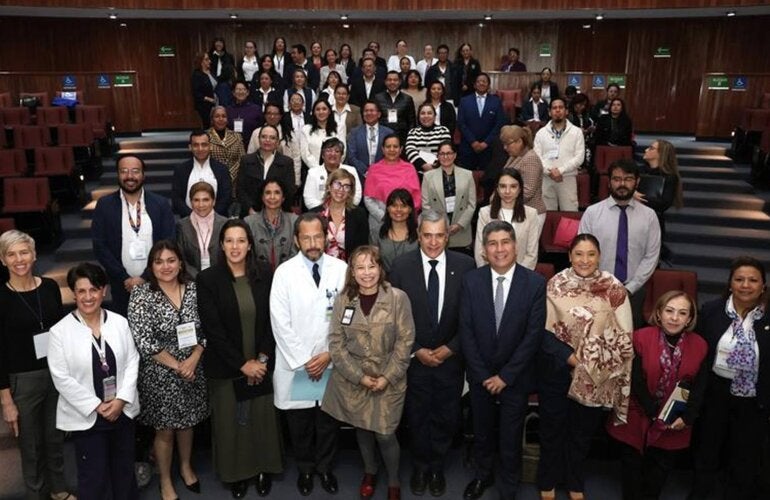 personas que participaron del diálogo político sobre enfermería en México