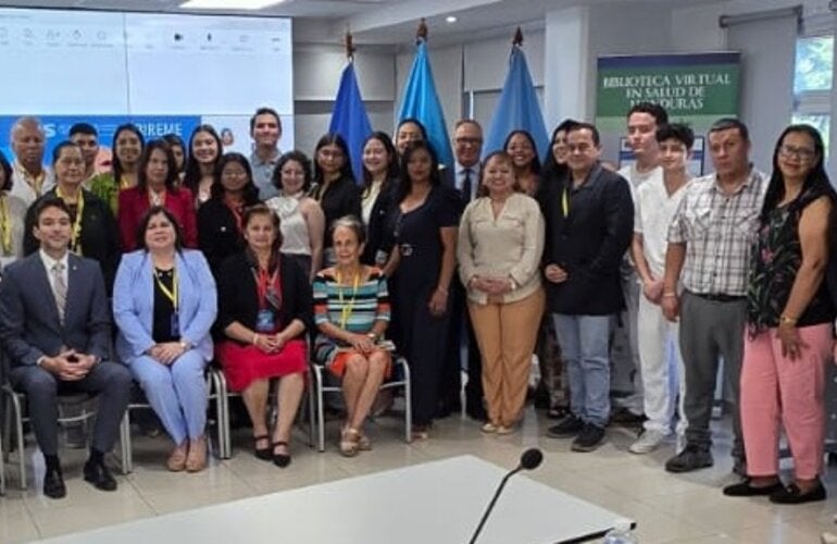 Asistentes a la celebración del 25 aniversario BVS Honduras