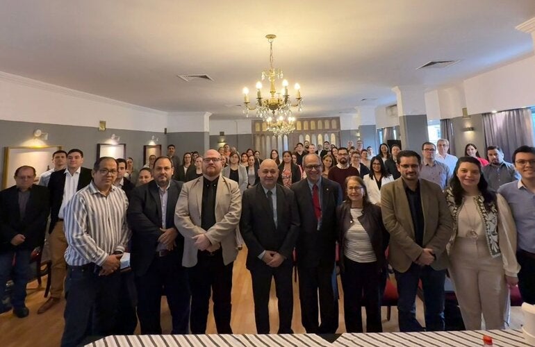 Capacitación dengue UCI